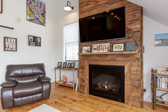 $3,500 | 1002 Highway 3, Unit 3 WEST, Holderness, NH 03245