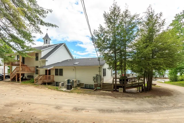 $3,500 | 1002 Highway 3, Unit 3 WEST, Holderness, NH 03245
