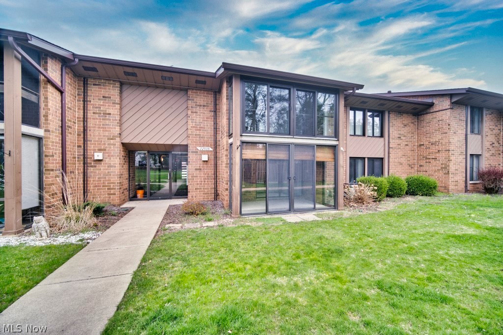 22938 Mastick Road, Unit 104 Fairview Park, OH 44126 - Photo 3 of 29