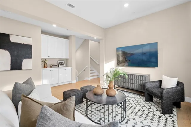 $2,198,888 | 126 Scale, Irvine, CA 92618