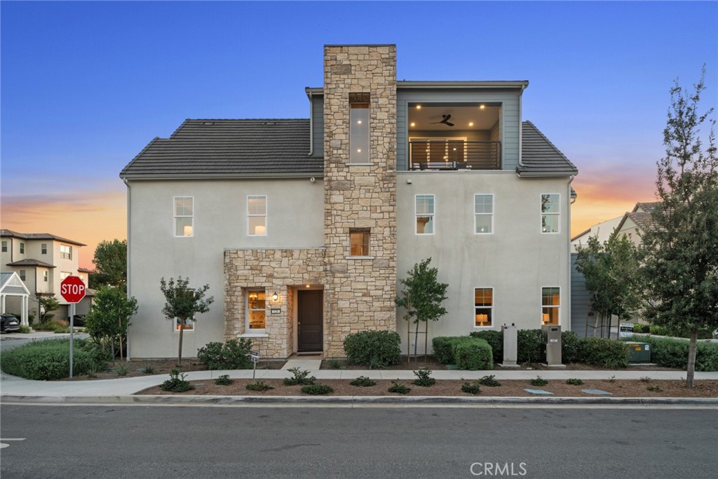 126 Scale Irvine, CA 92618 - Photo 2 of 37