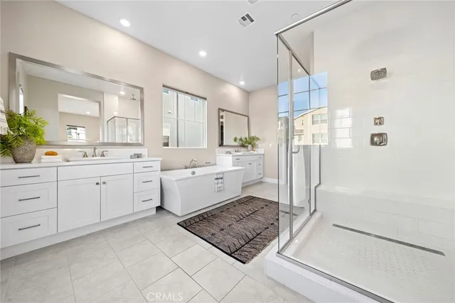 $2,198,888 | 126 Scale, Irvine, CA 92618