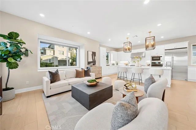 $2,198,888 | 126 Scale, Irvine, CA 92618