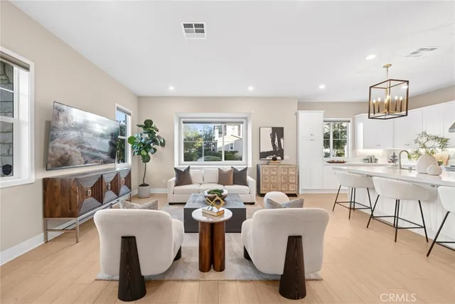 $2,198,888 | 126 Scale, Irvine, CA 92618