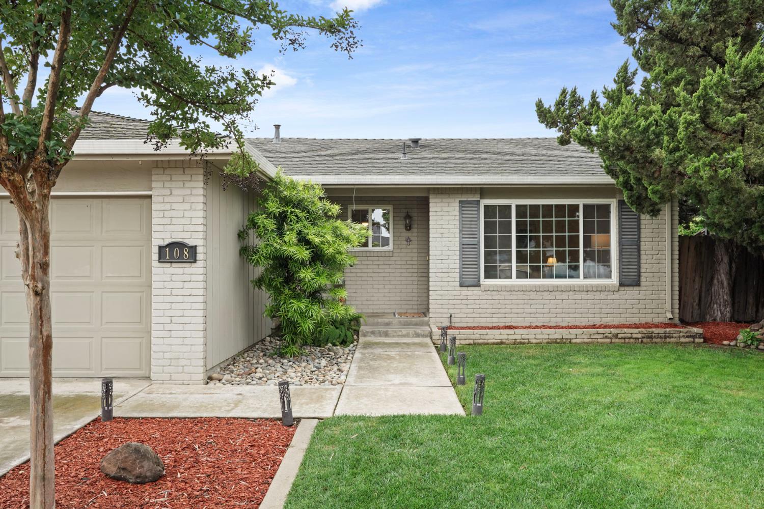 108 Ridge Drive Lodi, CA 95240 - Photo 3 of 42