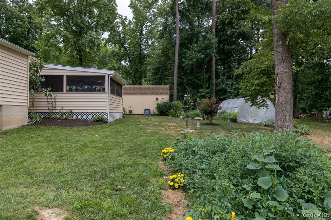 3130 Gregwood Road Midlothian, VA 23112 - Photo 38 of 39 a backyard of a house with seating space