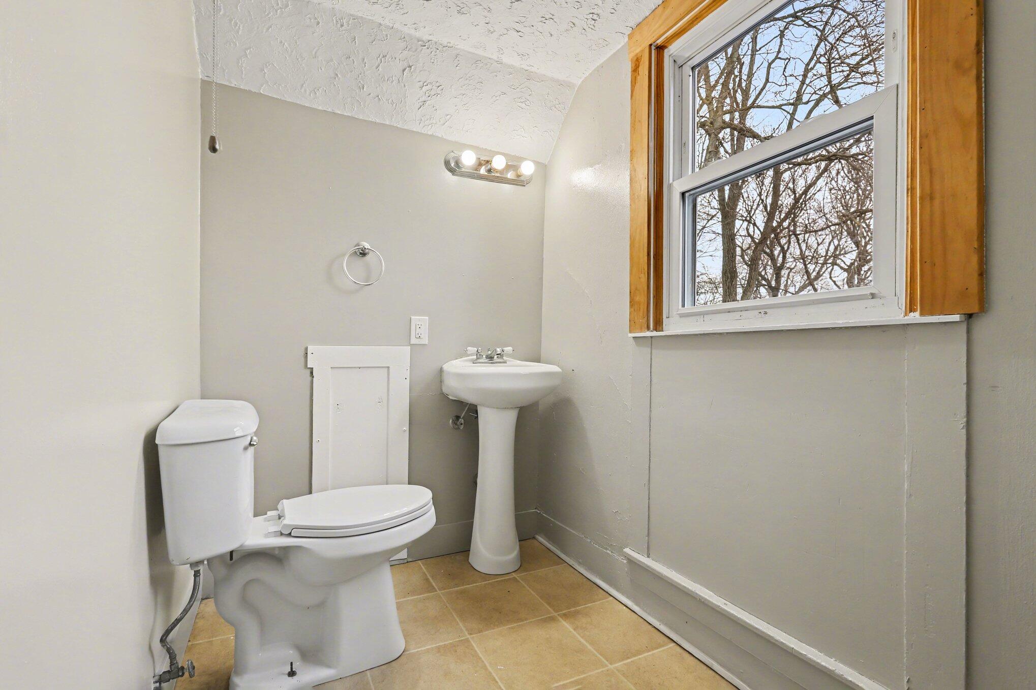 210 West Bennett Street Three Rivers, MI 49093 - Photo 13 of 17 4 bed unit - 1/2 Bath