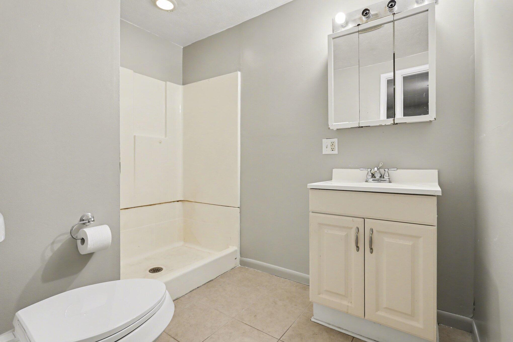 210 West Bennett Street Three Rivers, MI 49093 - Photo 17 of 17 1 bed unit- Bath