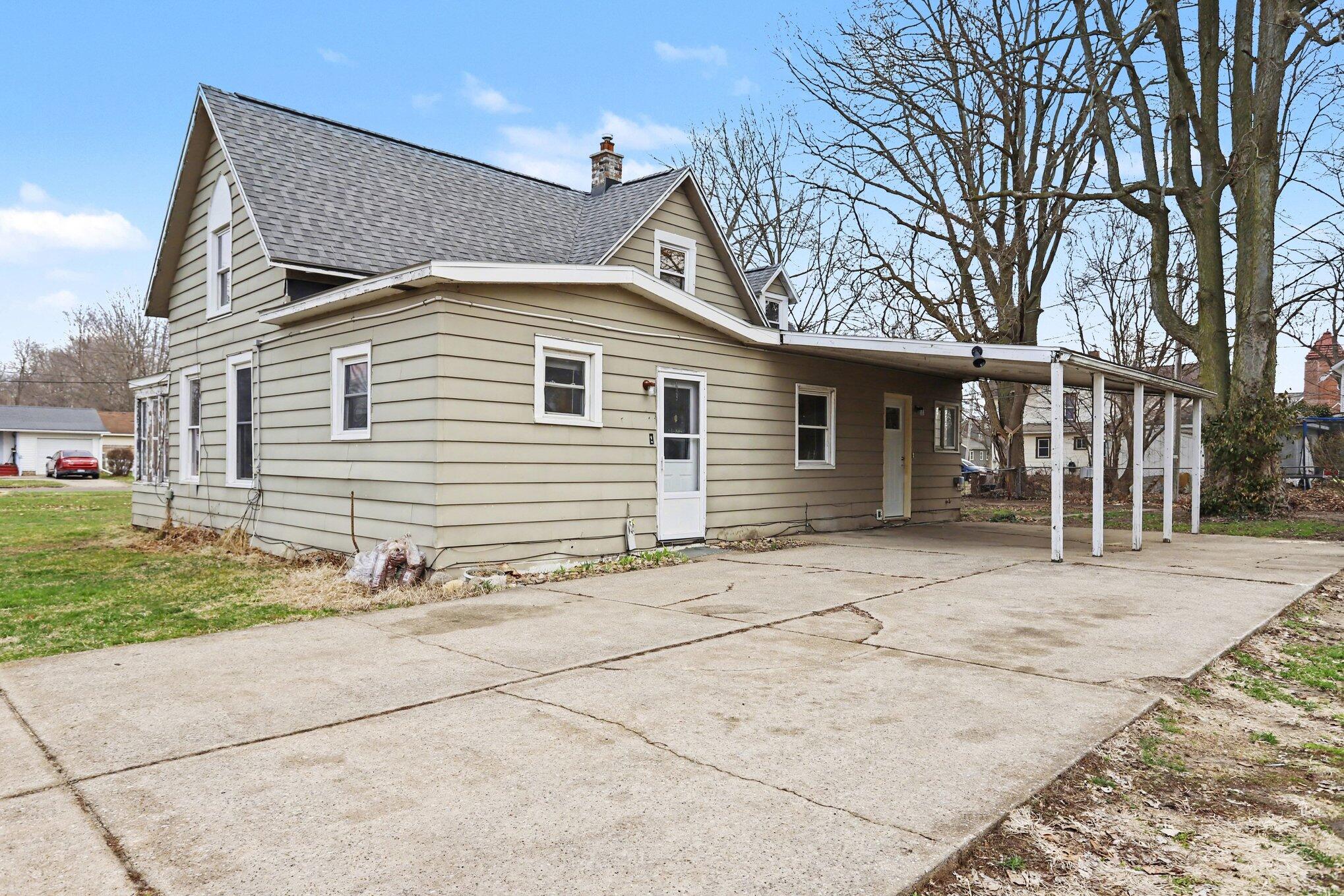 210 West Bennett Street Three Rivers, MI 49093 - Photo 4 of 17 017_file_4652