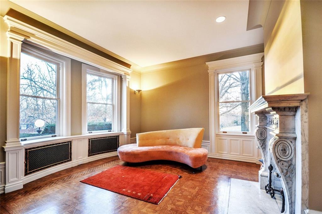 5435 Dunmoyle Street Pittsburgh, PA 15232 - Photo 12 of 25