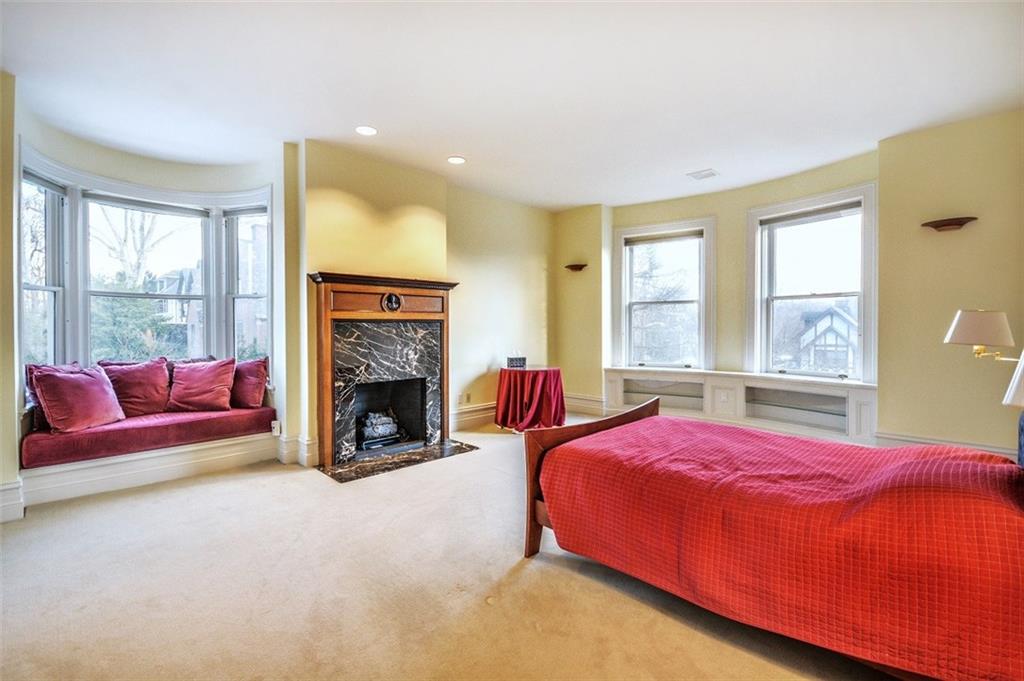 5435 Dunmoyle Street Pittsburgh, PA 15232 - Photo 13 of 25