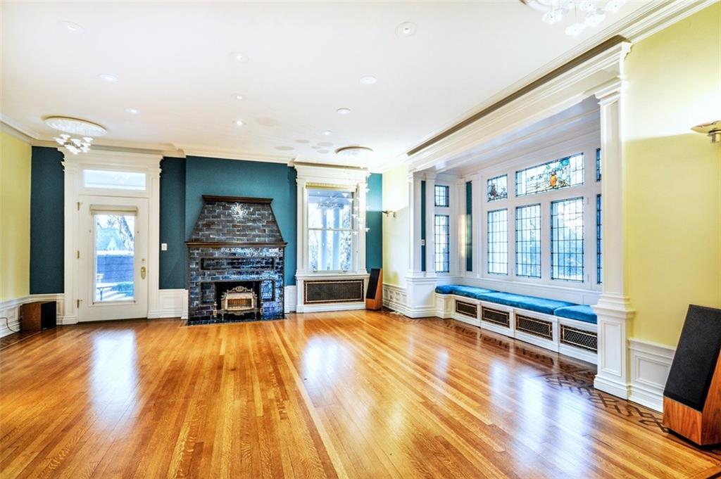 5435 Dunmoyle Street Pittsburgh, PA 15232 - Photo 8 of 25