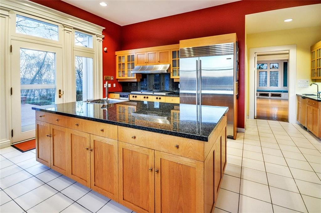 5435 Dunmoyle Street Pittsburgh, PA 15232 - Photo 9 of 25