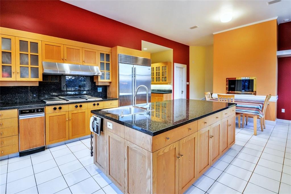 5435 Dunmoyle Street Pittsburgh, PA 15232 - Photo 10 of 25