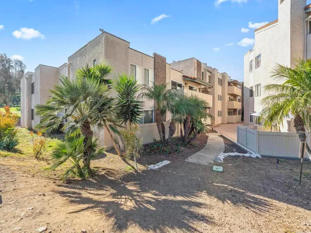 $4,150 | 2639 Pirineos Way, Unit 231, Carlsbad, CA 92009
