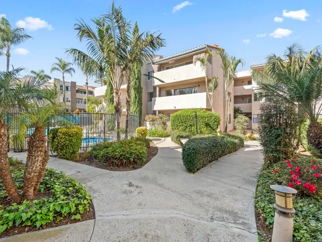 $4,150 | 2639 Pirineos Way, Unit 231, Carlsbad, CA 92009