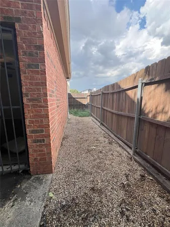 $2,000 | 2507 Plumgrove Circle, Arlington, TX 76006