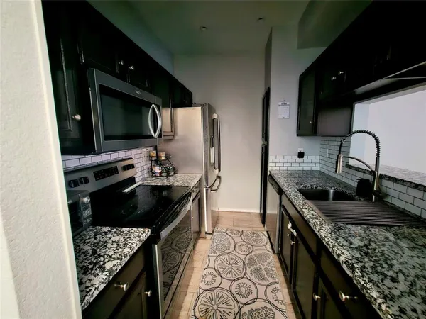 $2,000 | 2507 Plumgrove Circle, Arlington, TX 76006