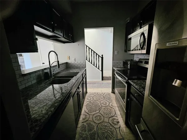 $2,000 | 2507 Plumgrove Circle, Arlington, TX 76006