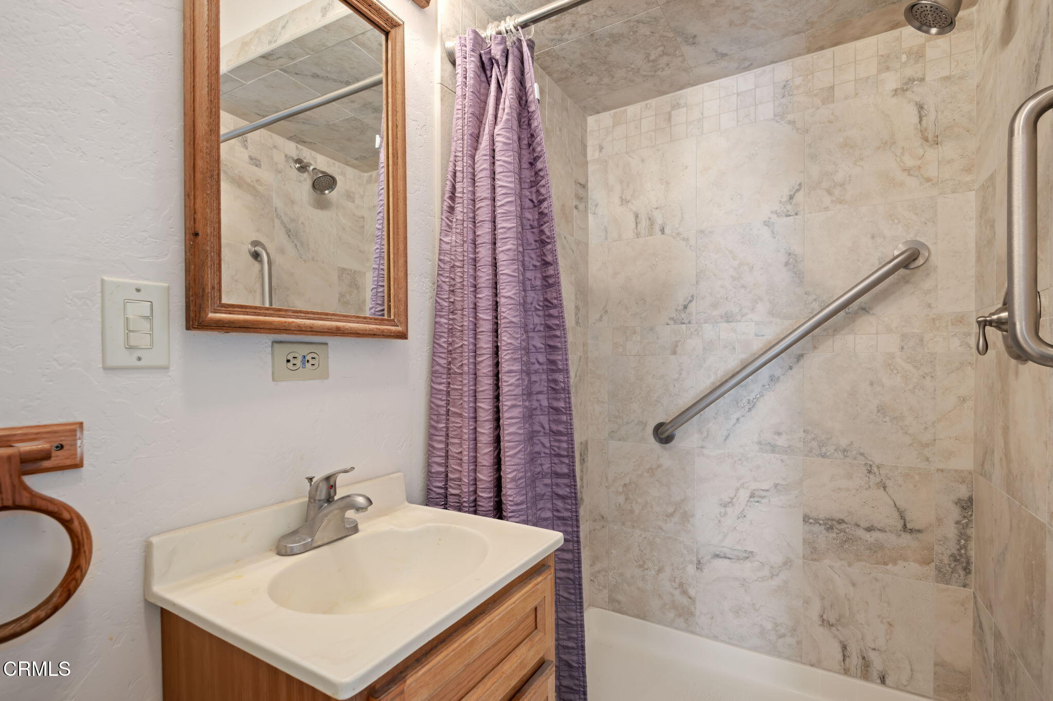 342 Colgate Street Santa Paula, CA 93060 - Photo 15 of 19 19 - Bathroom 2