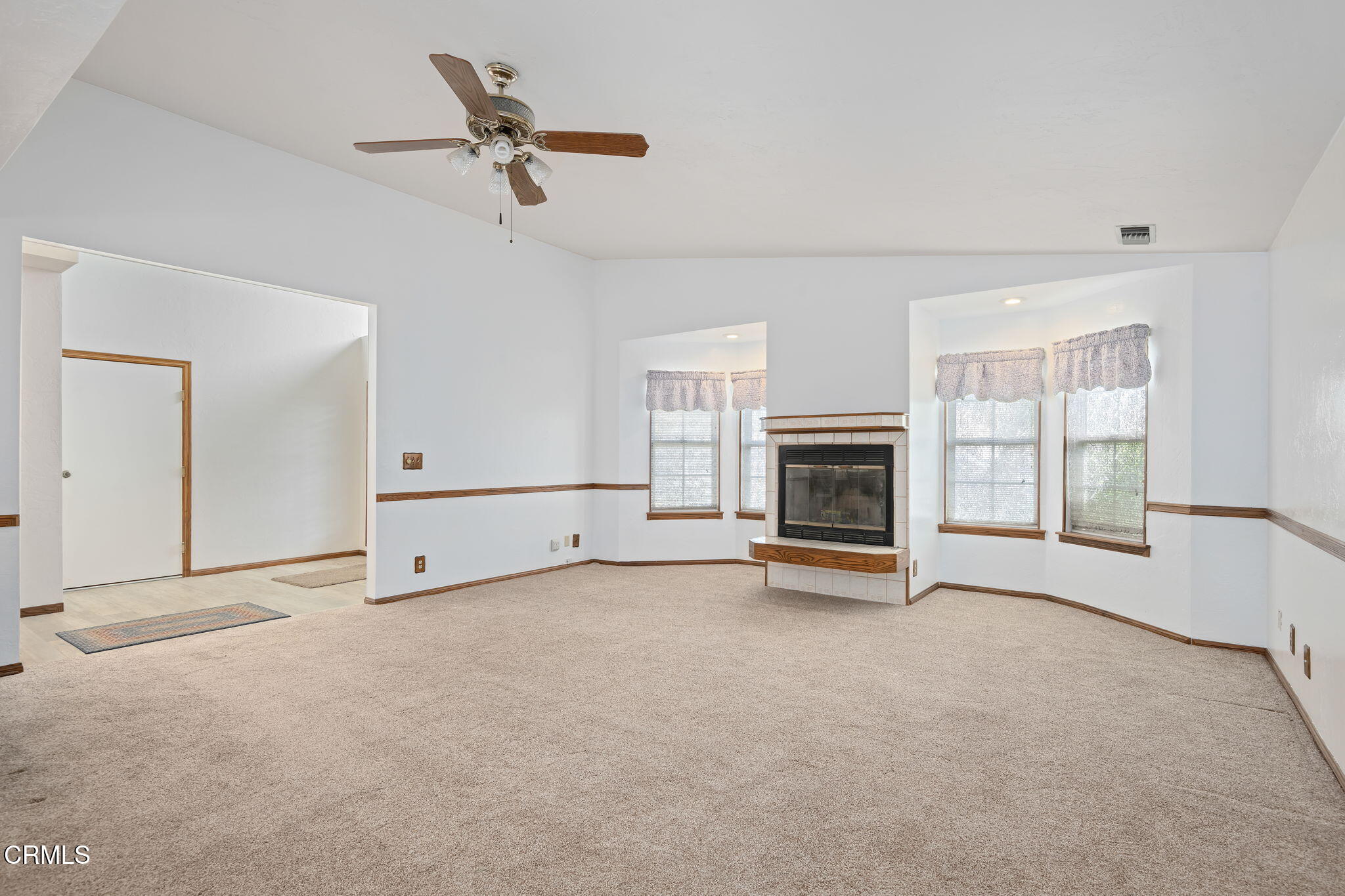 342 Colgate Street Santa Paula, CA 93060 - Photo 5 of 19 04 - Living Room