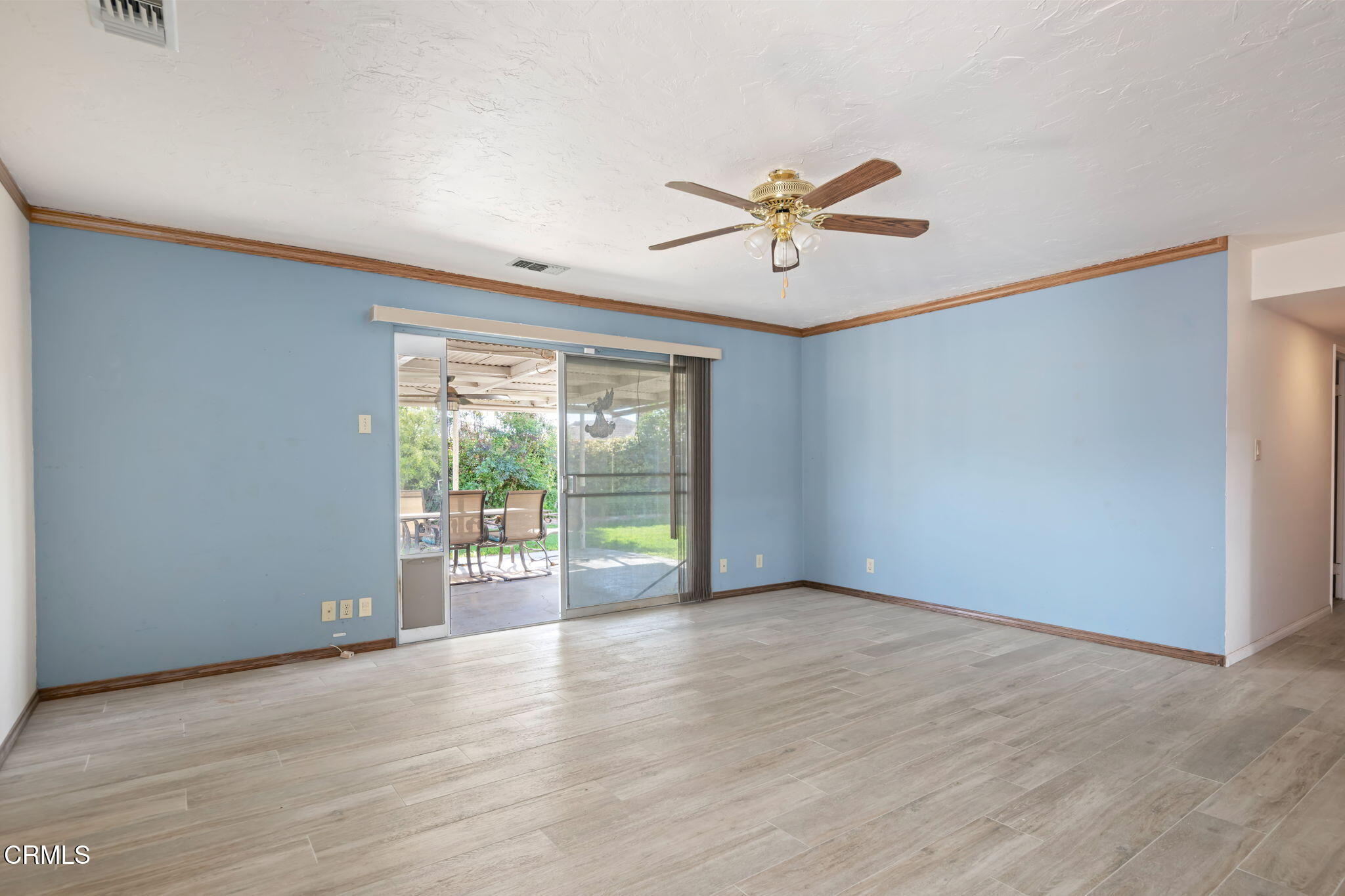 342 Colgate Street Santa Paula, CA 93060 - Photo 10 of 19 09 - Living Room