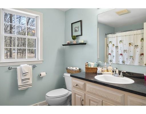 18 Roberta Road Blackstone, MA 01504 - Photo 17 of 29 Gallery Image 17