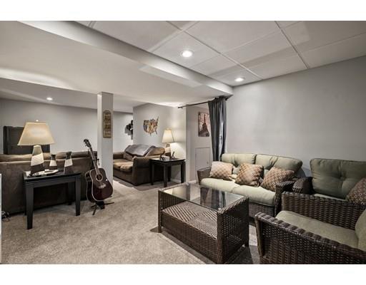 18 Roberta Road Blackstone, MA 01504 - Photo 18 of 29 Gallery Image 18
