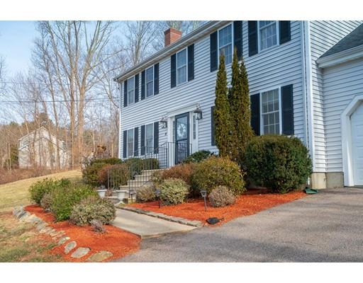 18 Roberta Road Blackstone, MA 01504 - Photo 3 of 29 Gallery Image 3