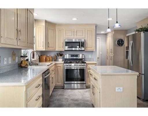 18 Roberta Road Blackstone, MA 01504 - Photo 6 of 29 Gallery Image 6
