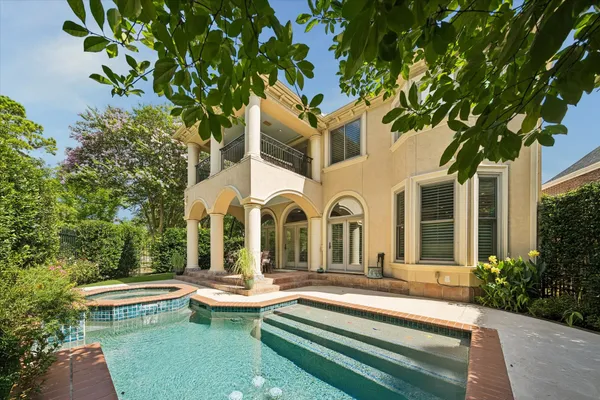 $1,450,000 | 1106 Bayou Island Drive, Houston, TX 77063