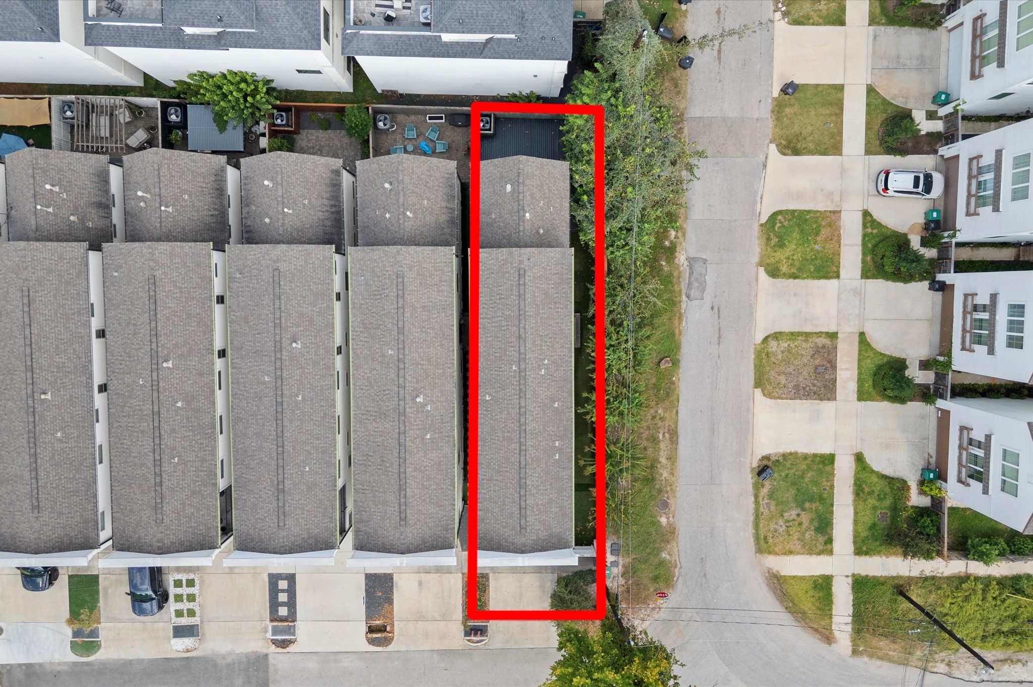 1902 West 25th Street Houston, TX 77008 - Photo 45 of 49 a front view of building with an outdoor space