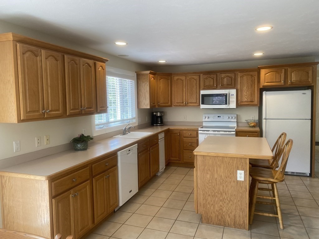 5 Richards Avenue Rutland, MA 01543 - Photo 8 of 42 Gallery Image 8