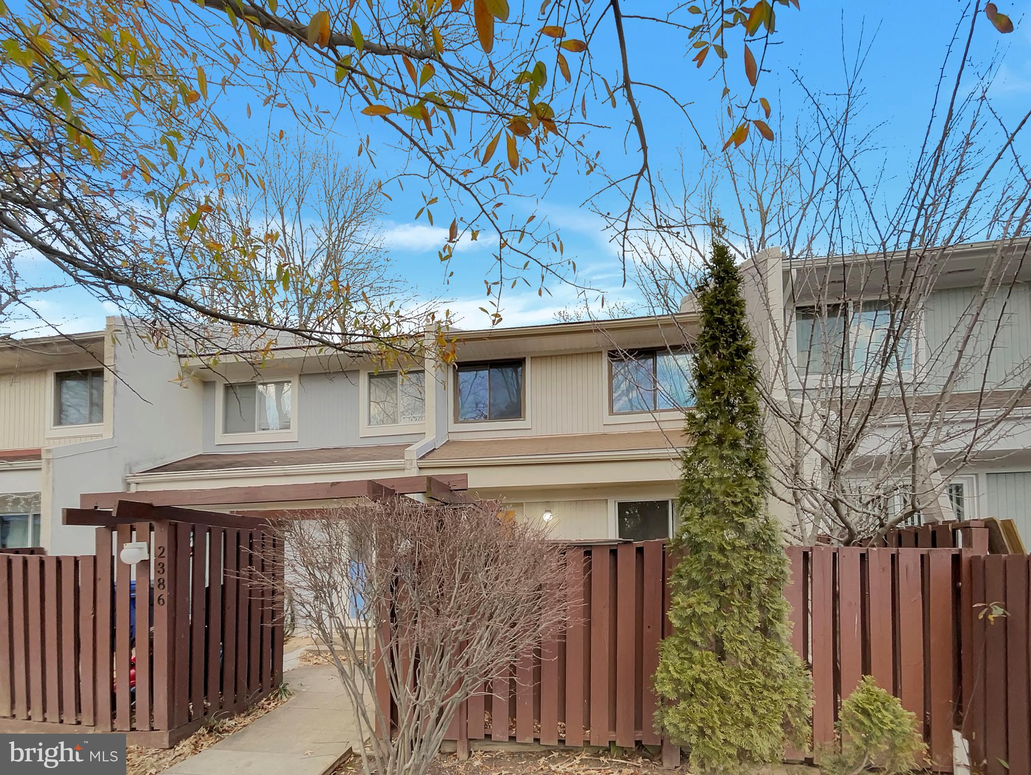 2384 Southgate Square Reston, VA 20191 - Photo 1 of 14
