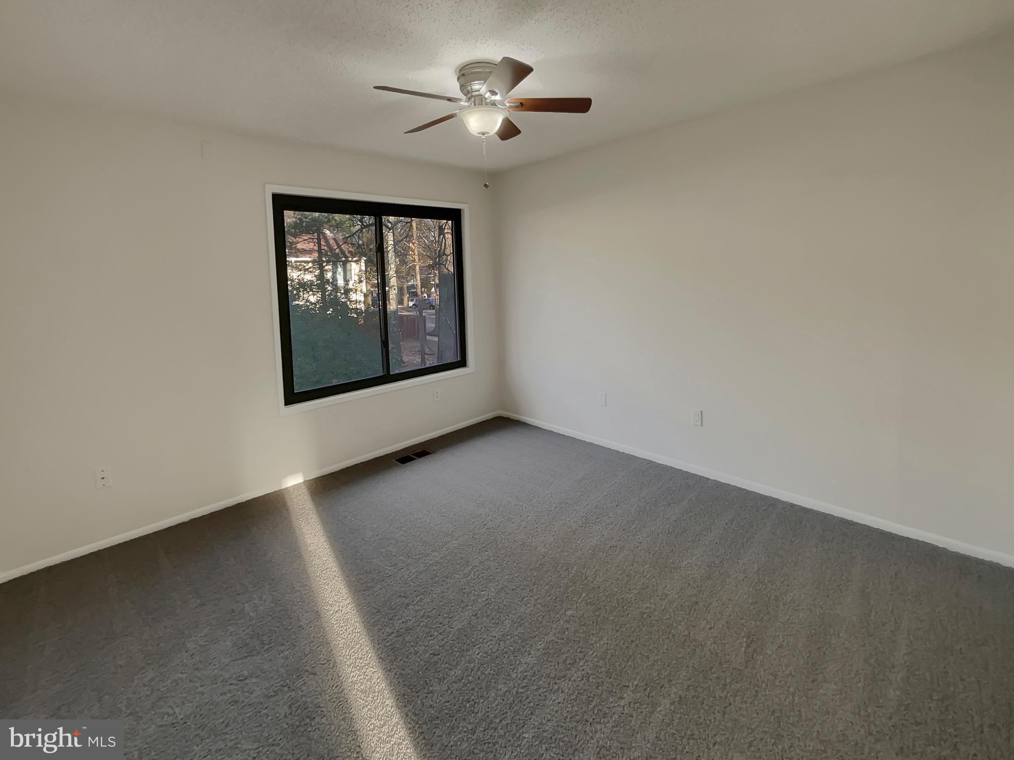 2384 Southgate Square Reston, VA 20191 - Photo 13 of 14