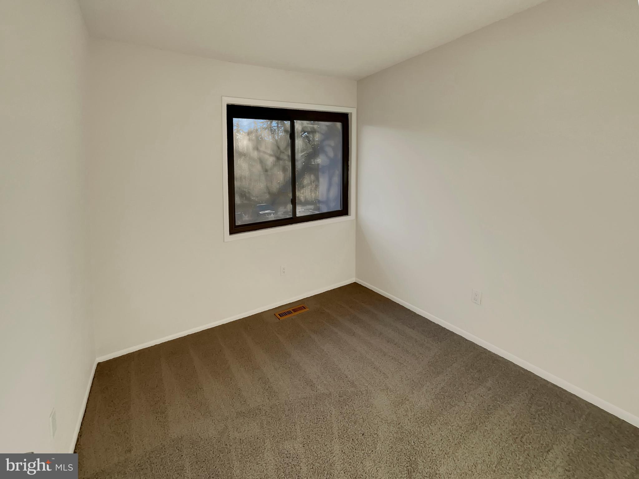 2384 Southgate Square Reston, VA 20191 - Photo 5 of 14
