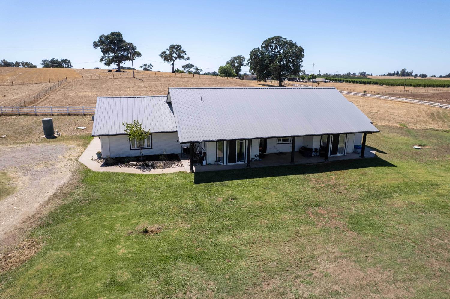 19255 Brandt Road Lodi, CA 95240 - Photo 5 of 57