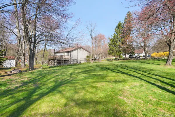 $699,000 | 68 Meadow Sweet Road, Cortlandt Manor, NY 10567
