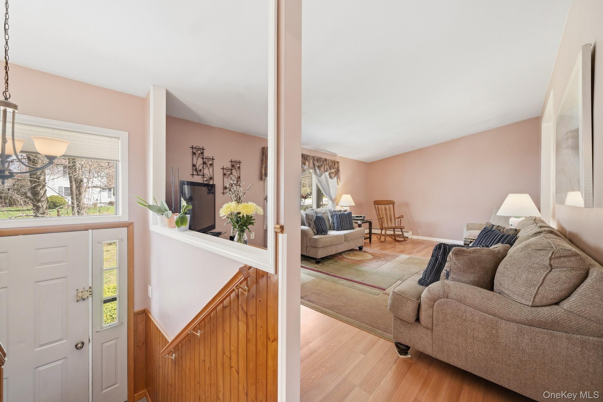 68 Meadow Sweet Road Cortlandt Manor, NY 10567 - Photo 4 of 42