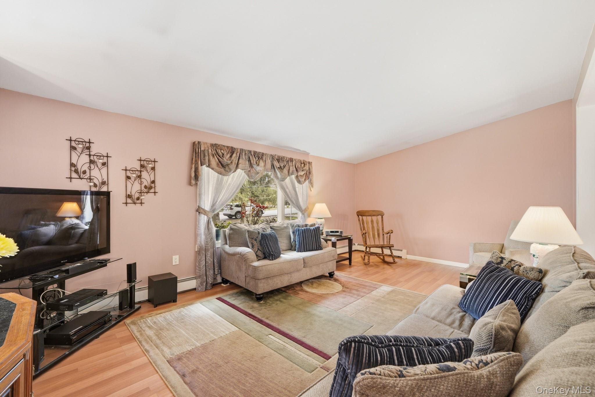 68 Meadow Sweet Road Cortlandt Manor, NY 10567 - Photo 7 of 42