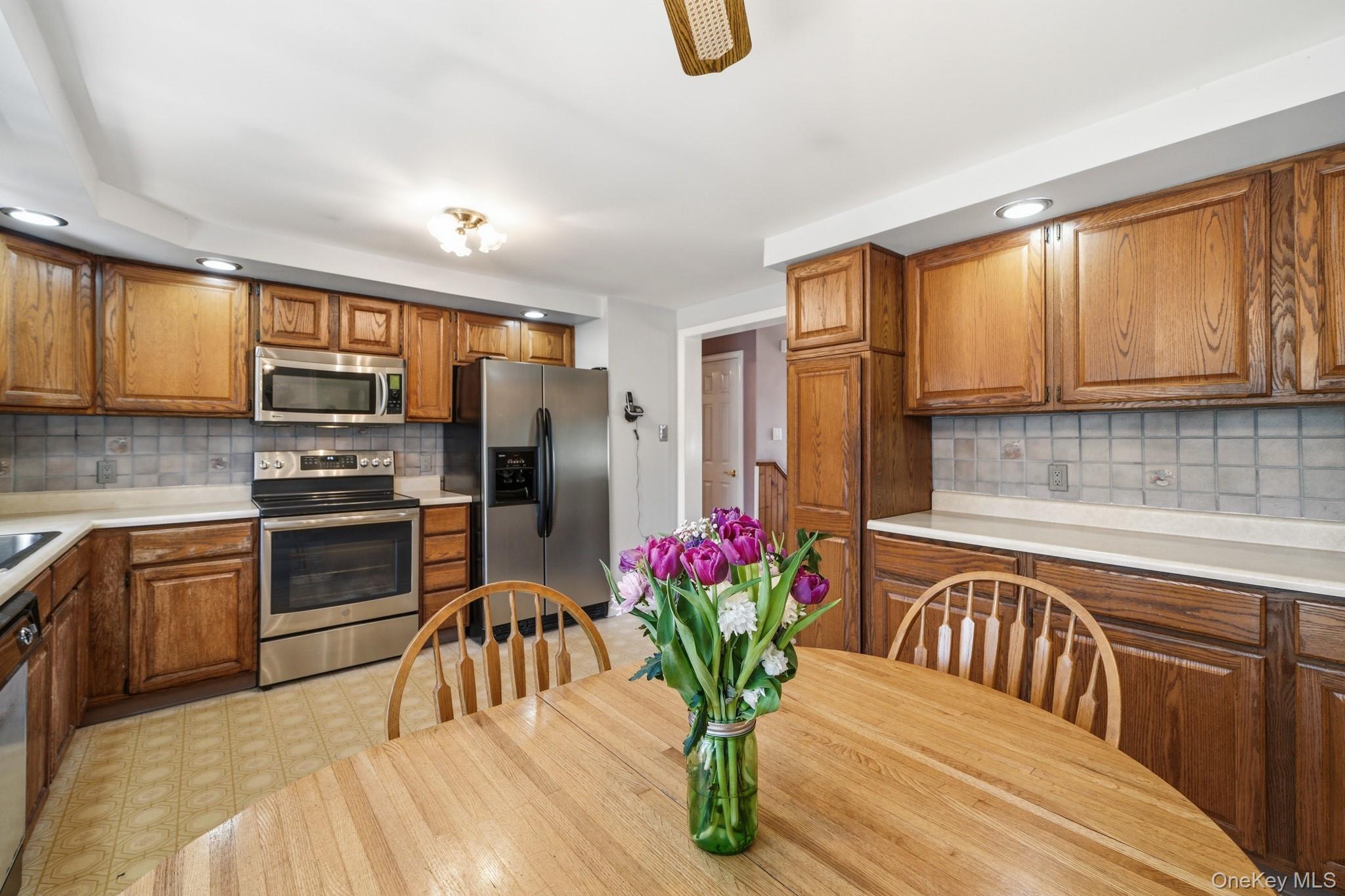 68 Meadow Sweet Road Cortlandt Manor, NY 10567 - Photo 9 of 42