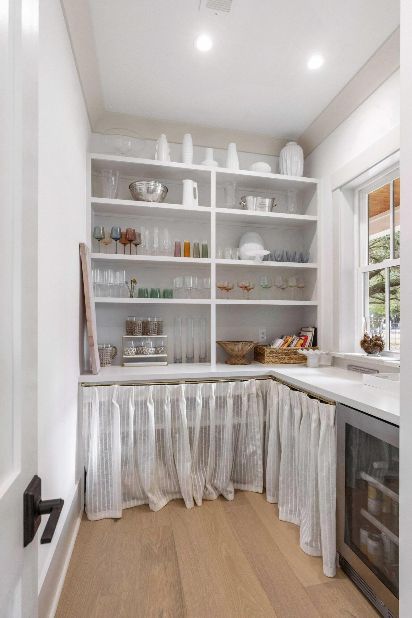 452 Morrison Street Mount Pleasant, SC 29464 - Photo 23 of 61 Pantry