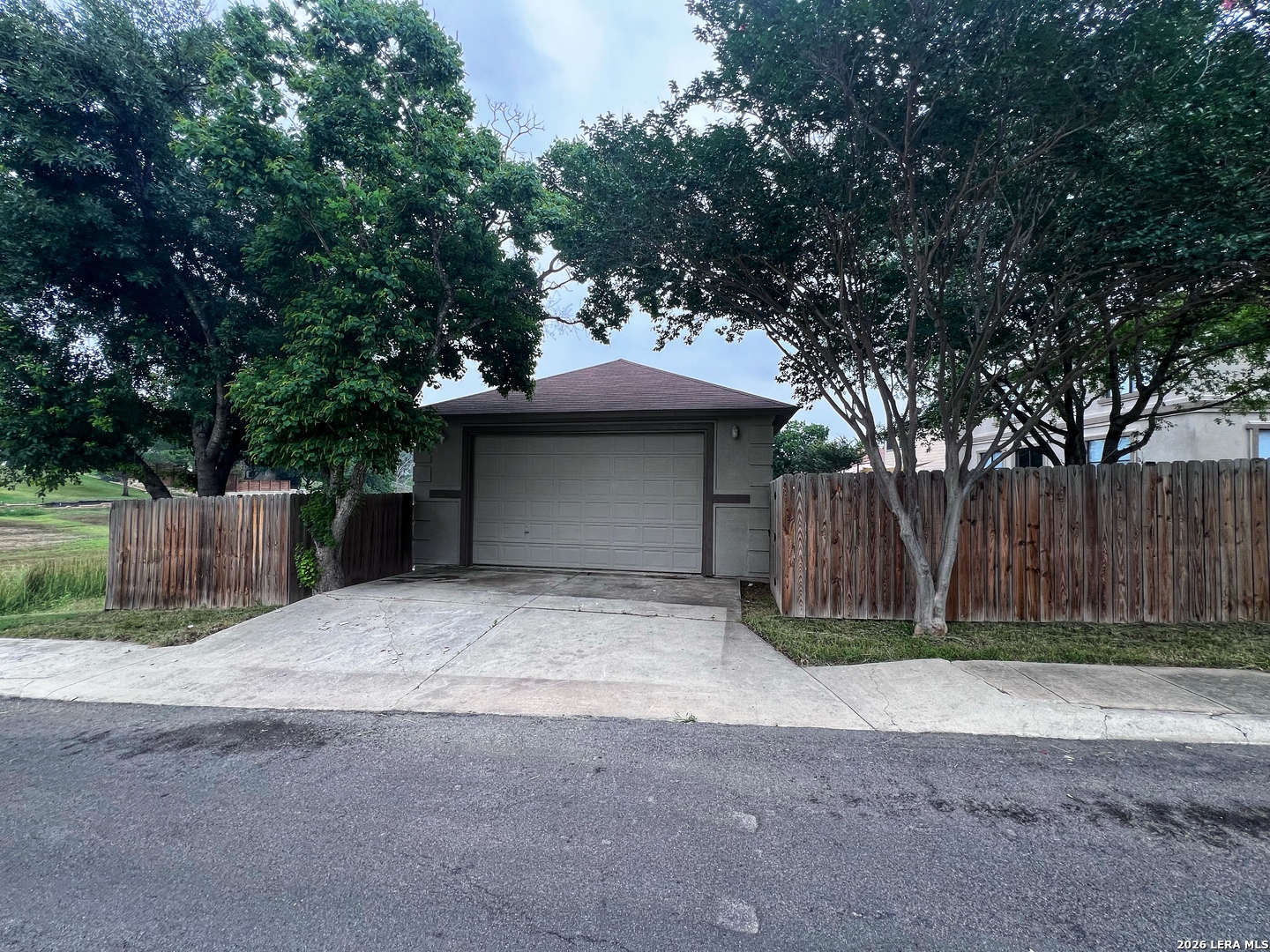 7338 Raintree Forest San Antonio, TX 78233 - Photo 3 of 31