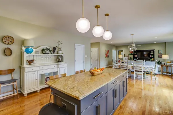 $869,900 | 105 Bethel Park Drive, Lynchburg, VA 24503