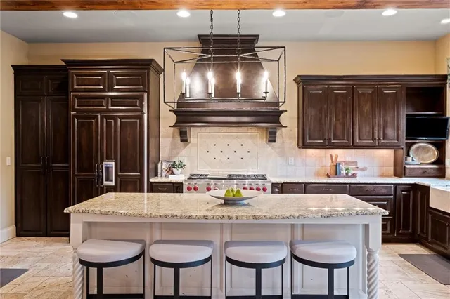 $2,995,000 | 4555 West 186th Street, Stilwell, KS 66085