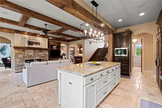 $2,995,000 | 4555 West 186th Street, Stilwell, KS 66085