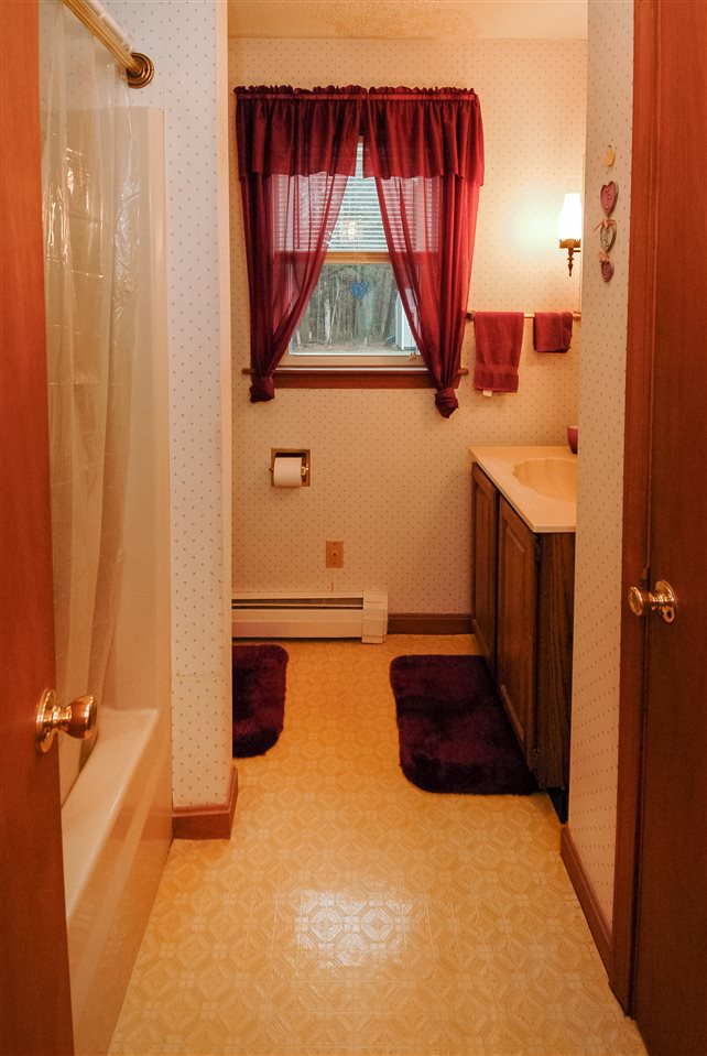 197 Old Dover Road Rochester, NH 03867 - Photo 16 of 36