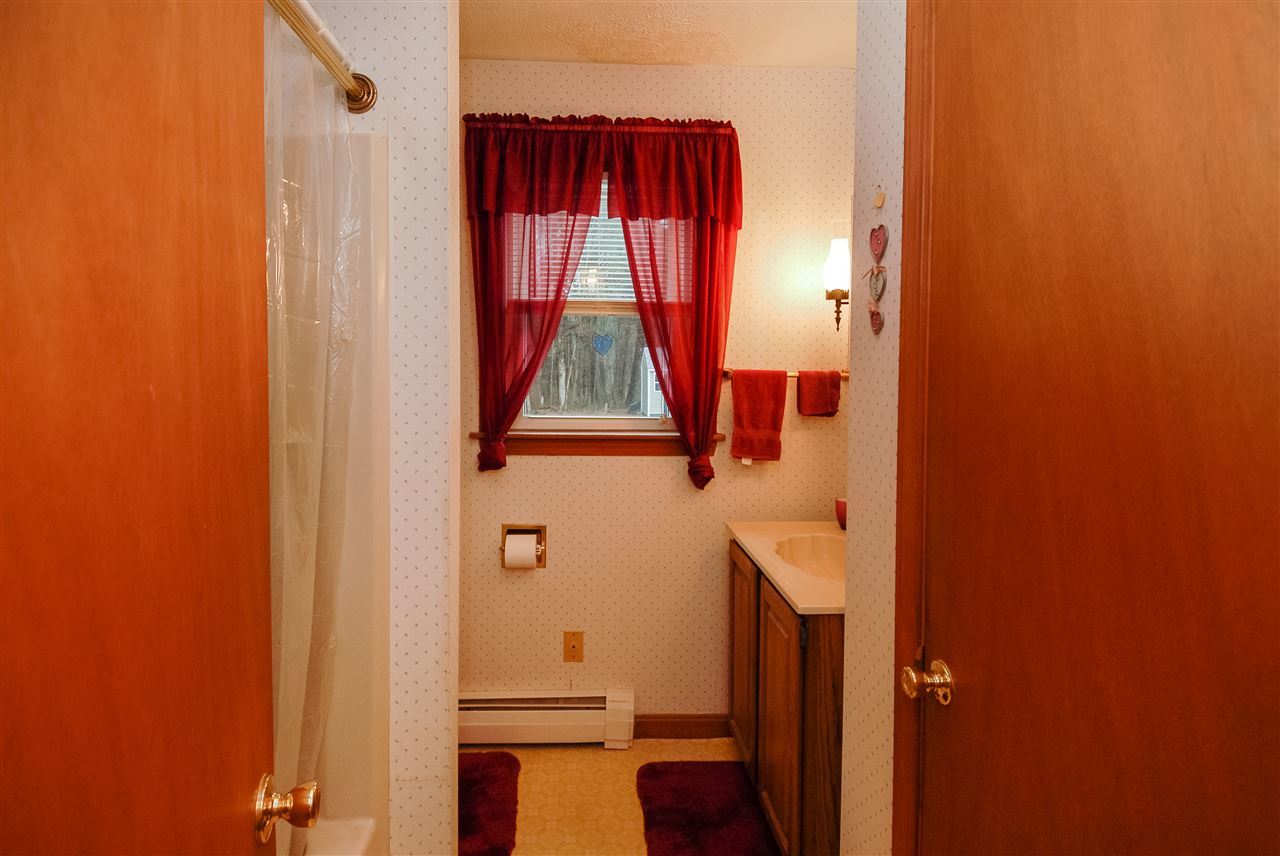 197 Old Dover Road Rochester, NH 03867 - Photo 17 of 36