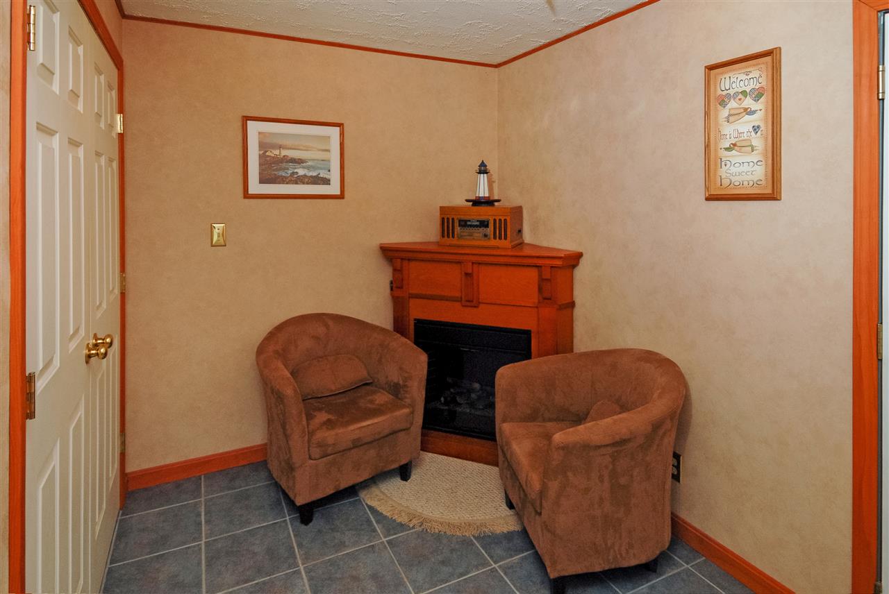 197 Old Dover Road Rochester, NH 03867 - Photo 4 of 36