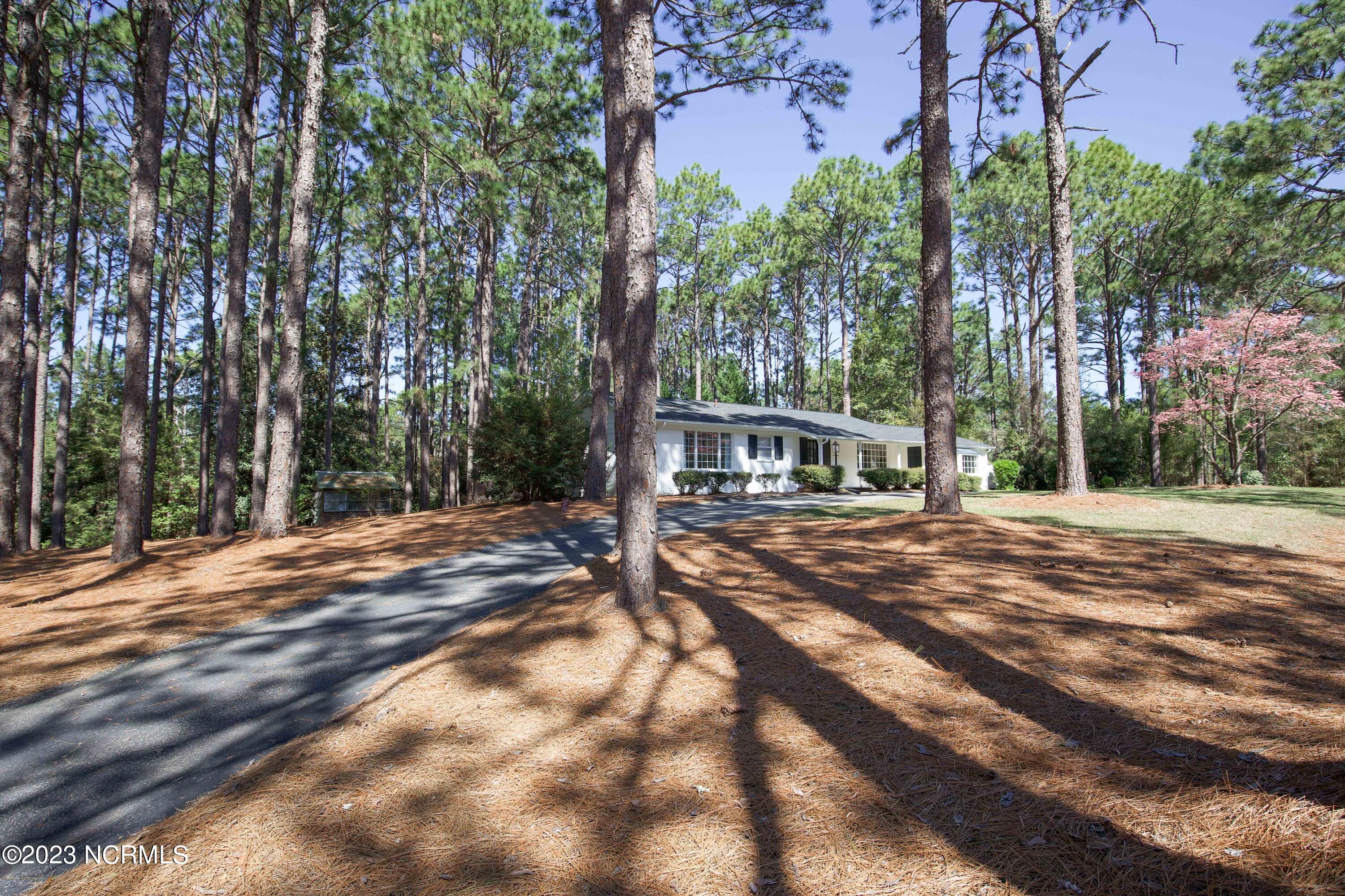 430 Crestview Road Southern Pines, NC 28387 - Photo 8 of 55 430 Crestview Rd-44